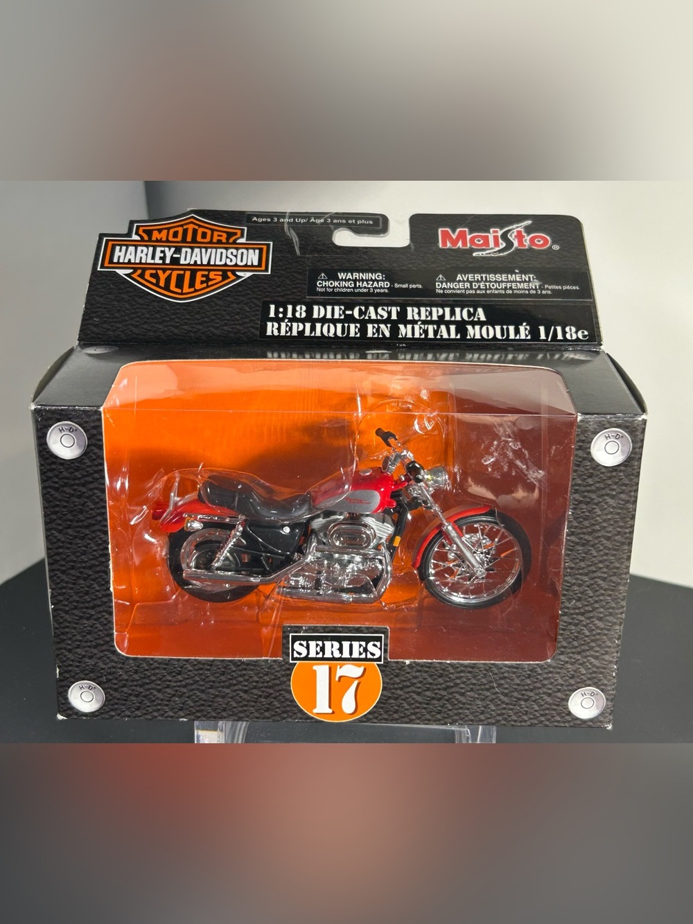 Maisto 1:18 scale die-cast 2002 Harley-Davidson XL 1200C Sportster